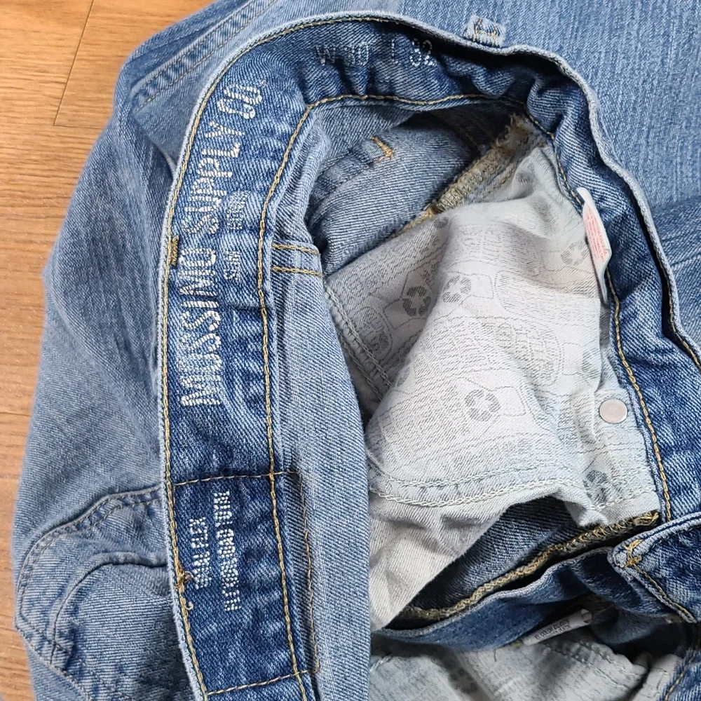 MOSSIMO 30x29 VINTAGE FADED DISTRESSED DENIM BLUE MENS TOTAL FLEX JEANS